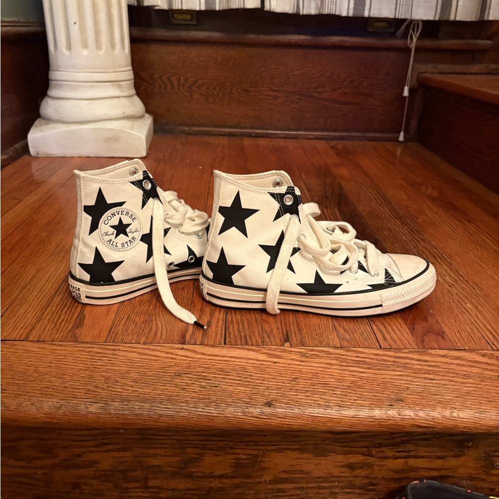 Converse women’s High-Top Sneakers - white and Black Stars size 8